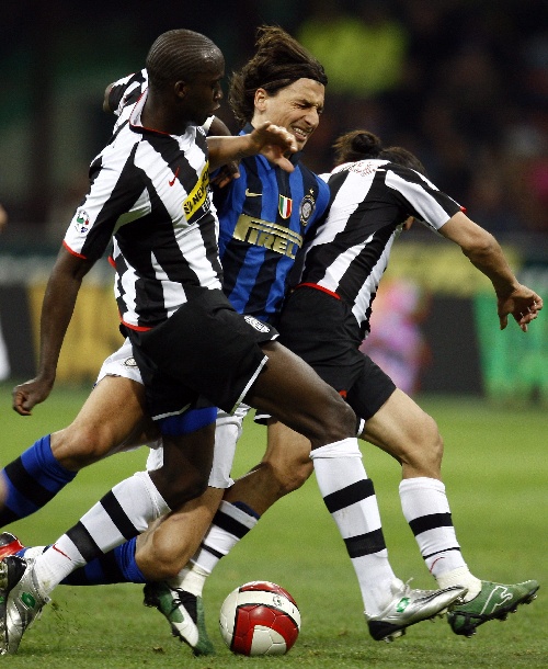 武汉女足夺亚冠入榜十大体育新闻