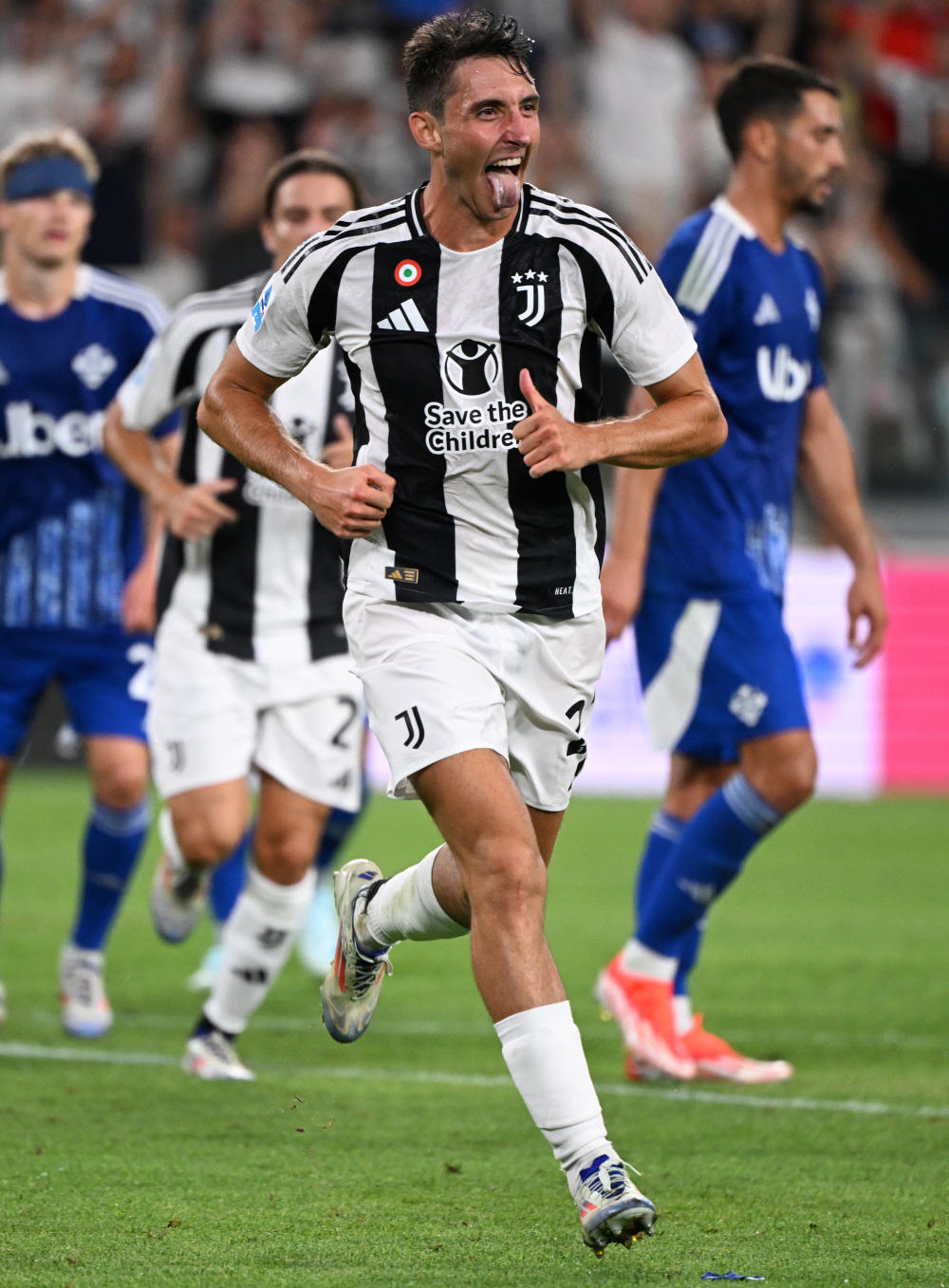 学校田径场改造效果